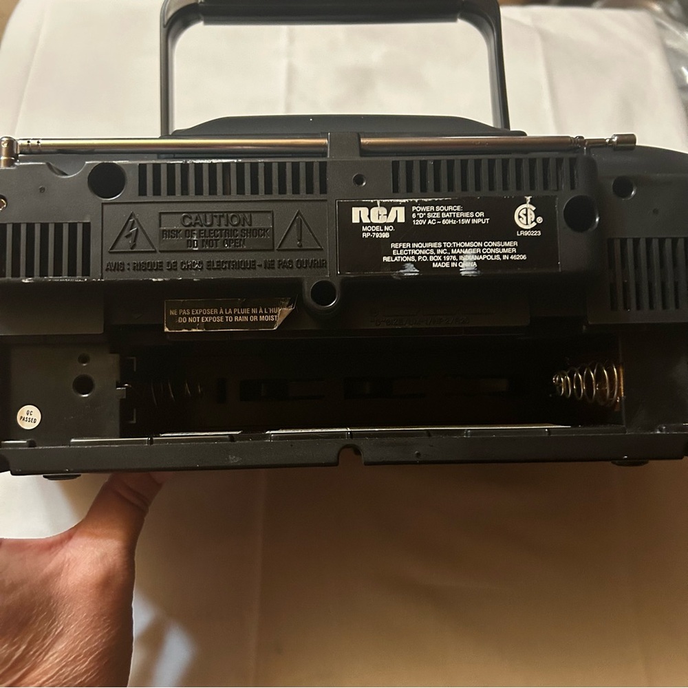 Portable Radio/CD Player - Picture 12 of 12